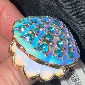 Betsey Johnson clam Ring NWT
